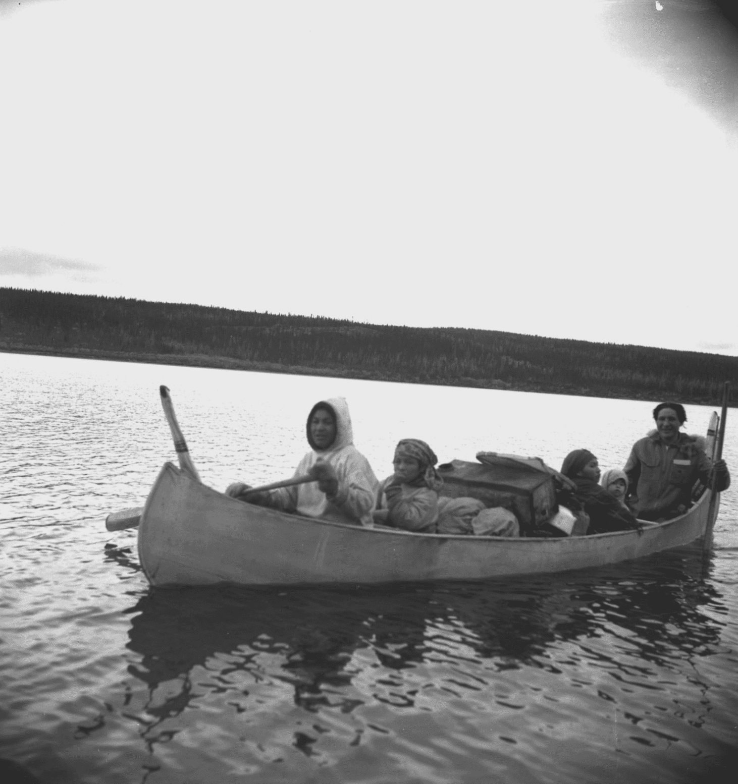 Série photographique : au contact des communautés montagnaises et naskapies de la Côte-Nord et du Labrador (BAnQ)